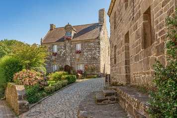 village-7258991_1280.jpg